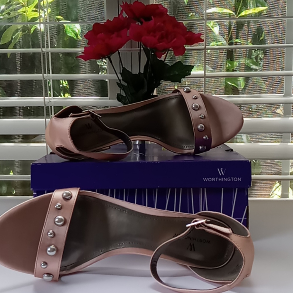 Shoes - Picture 5 of 6